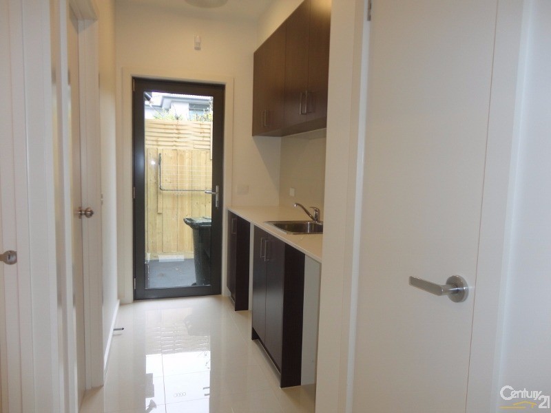 2/3 Dooga Street, Clayton VIC 3168