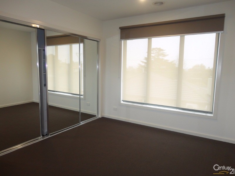 2/3 Dooga Street, Clayton VIC 3168