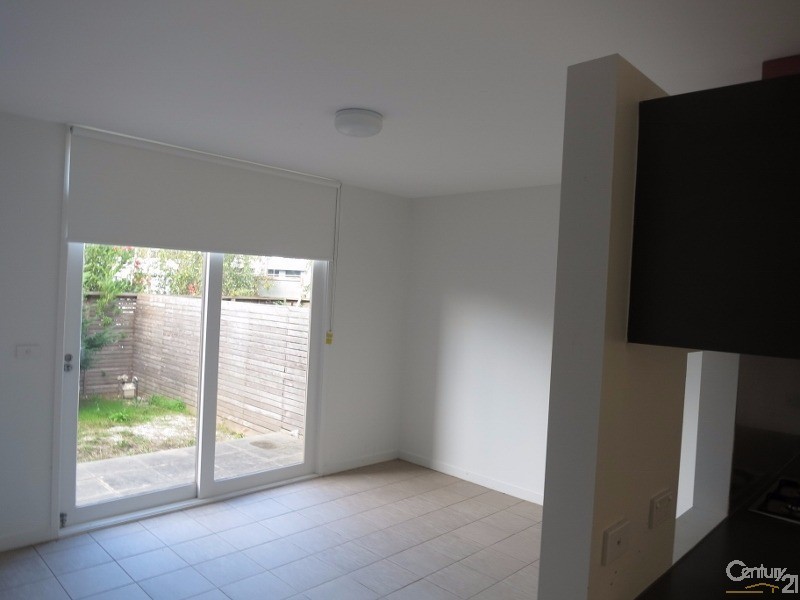 5/27-29 Clayton Road, Oakleigh East VIC 3166