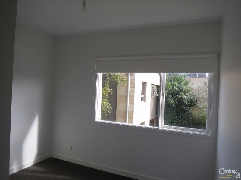 5/27-29 Clayton Road, Oakleigh East VIC 3166