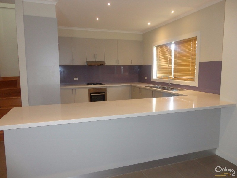 2/33 Renver Road, Clayton VIC 3168