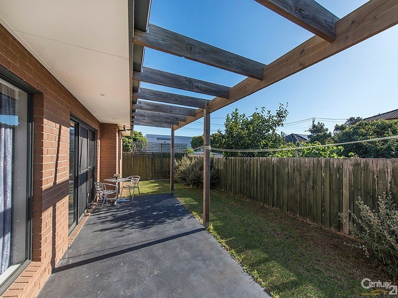 2/33 Renver Road, Clayton VIC 3168