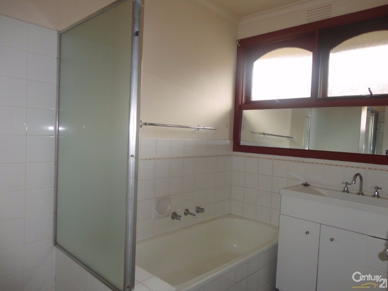 3/34 Madeleine Road, Clayton VIC 3168