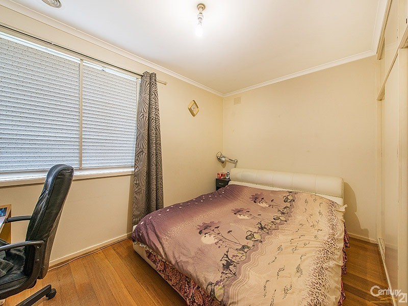 11 Barringun Crescent, Clayton South VIC 3169