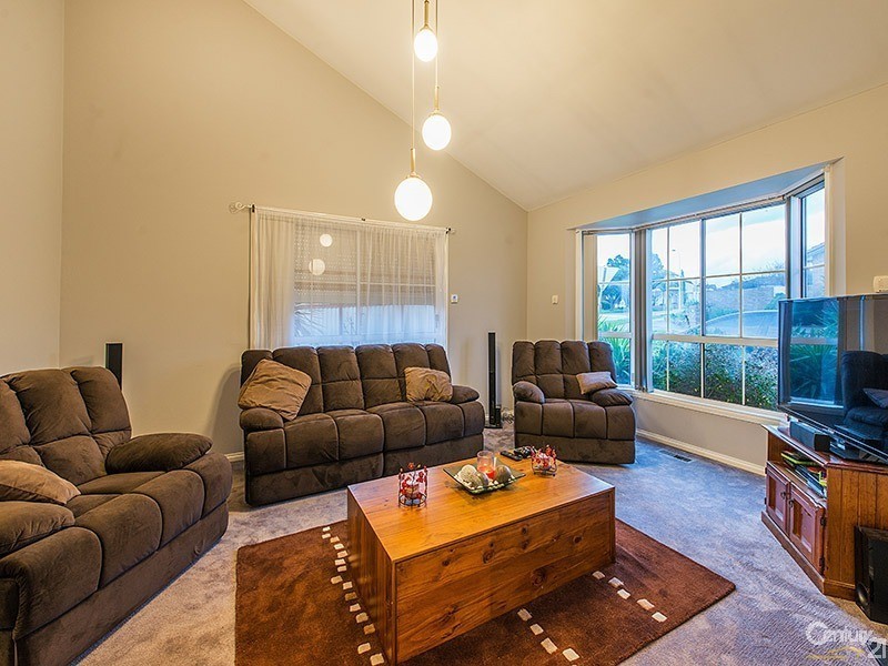 34 Reema Boulevard, Endeavour Hills VIC 3802