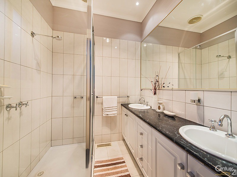 34 Reema Boulevard, Endeavour Hills VIC 3802