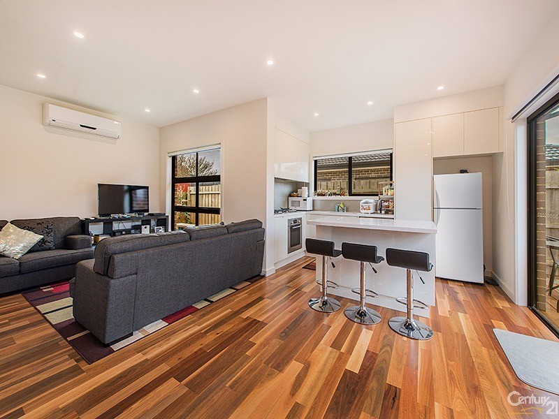 2/8 Mimosa Avenue, Oakleigh South VIC 3167