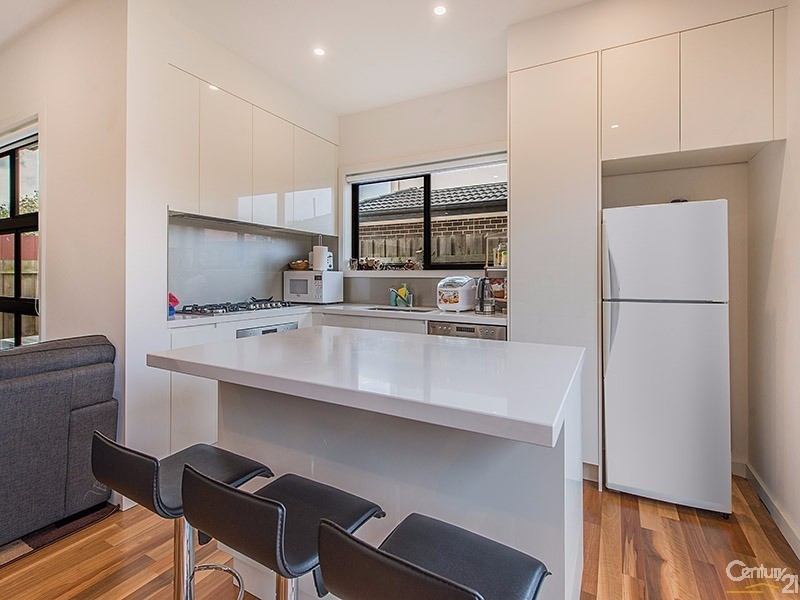 2/8 Mimosa Avenue, Oakleigh South VIC 3167