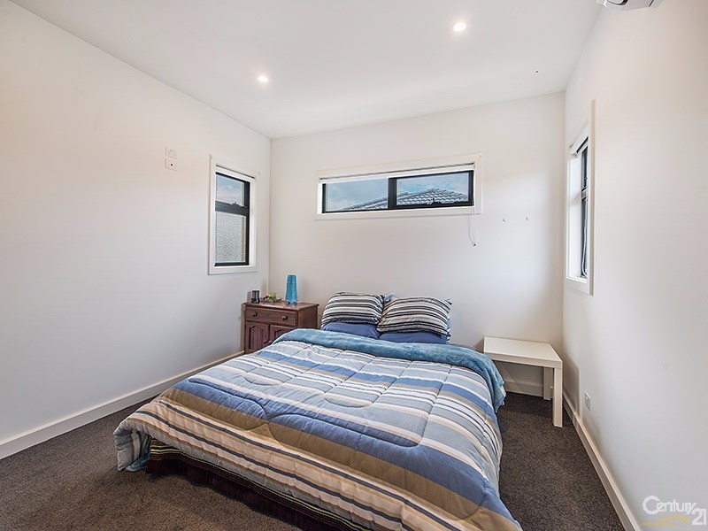 2/8 Mimosa Avenue, Oakleigh South VIC 3167