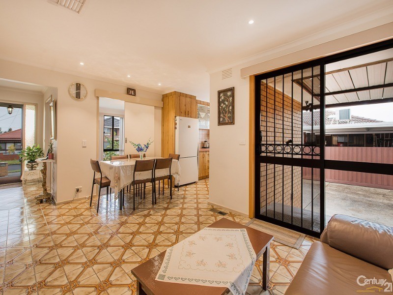 17 Lanark Street, Clayton South VIC 3169