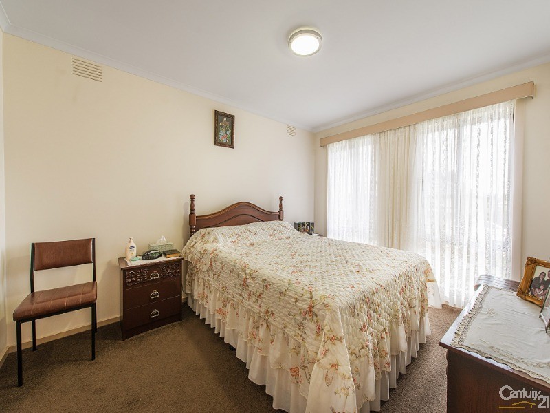 17 Lanark Street, Clayton South VIC 3169