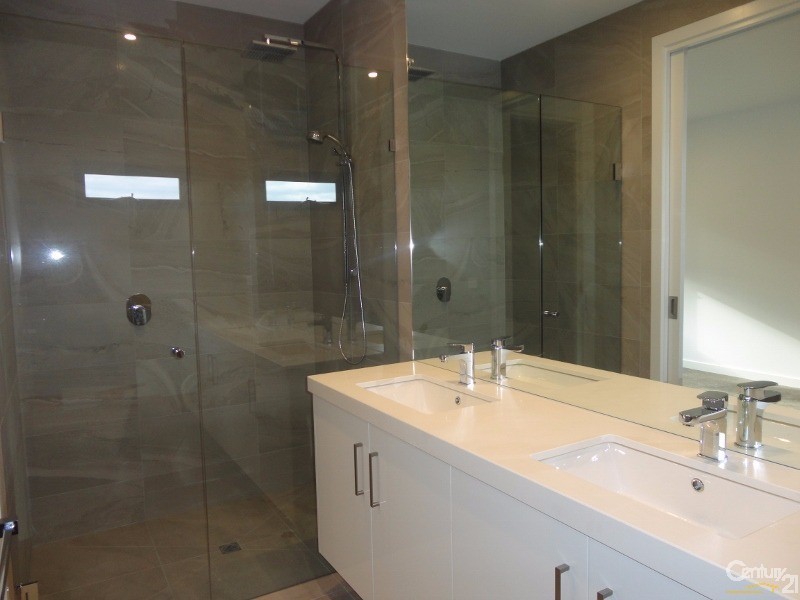 2/64 Jubillee Street, Mount Waverley VIC 3149