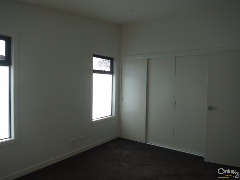 2/47 Wards Grove, Bentleigh East VIC 3165