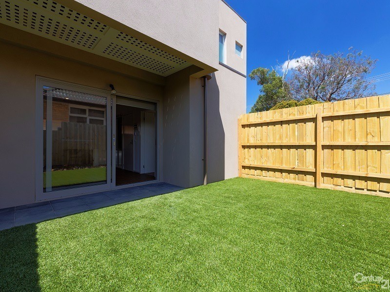 1/44 Koonawarra Street, Clayton VIC 3168