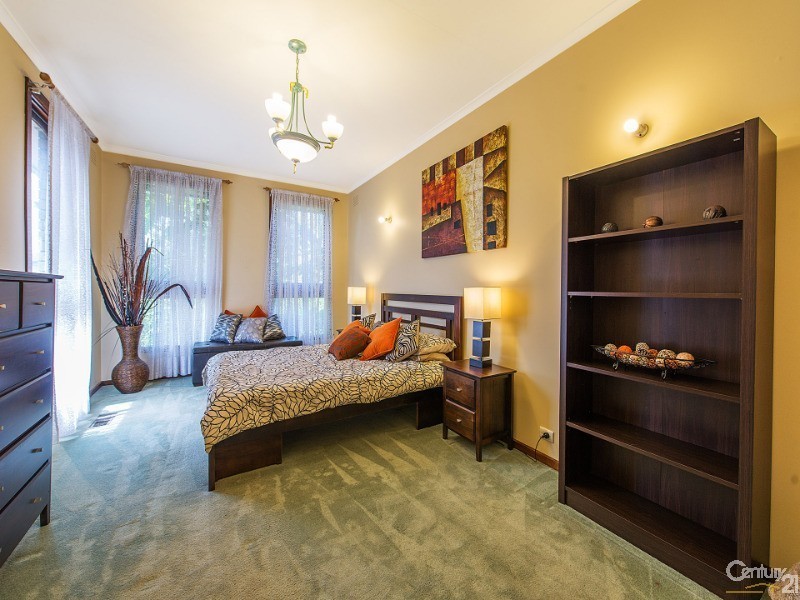 4 Snowy Court, Clayton South VIC 3169