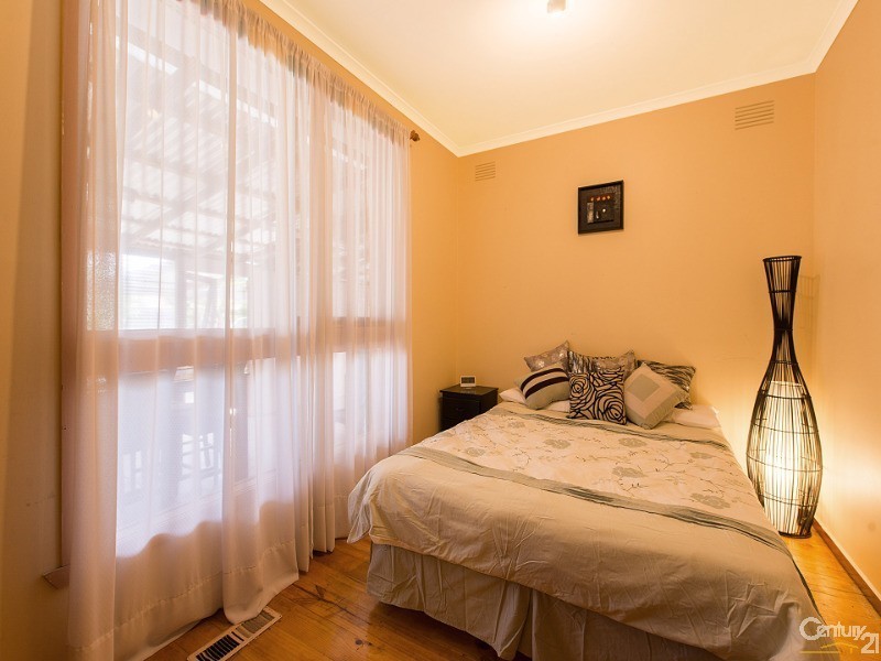 4 Snowy Court, Clayton South VIC 3169