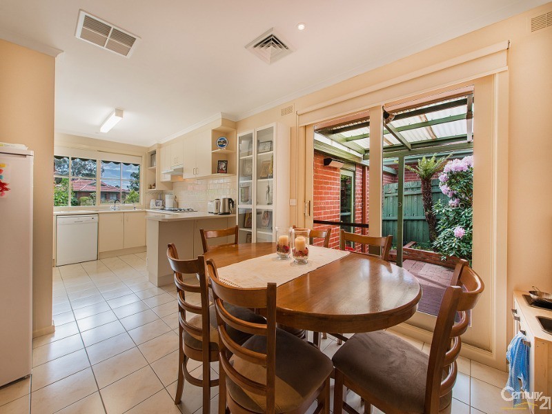 6 Rips Court, Dingley Village VIC 3172