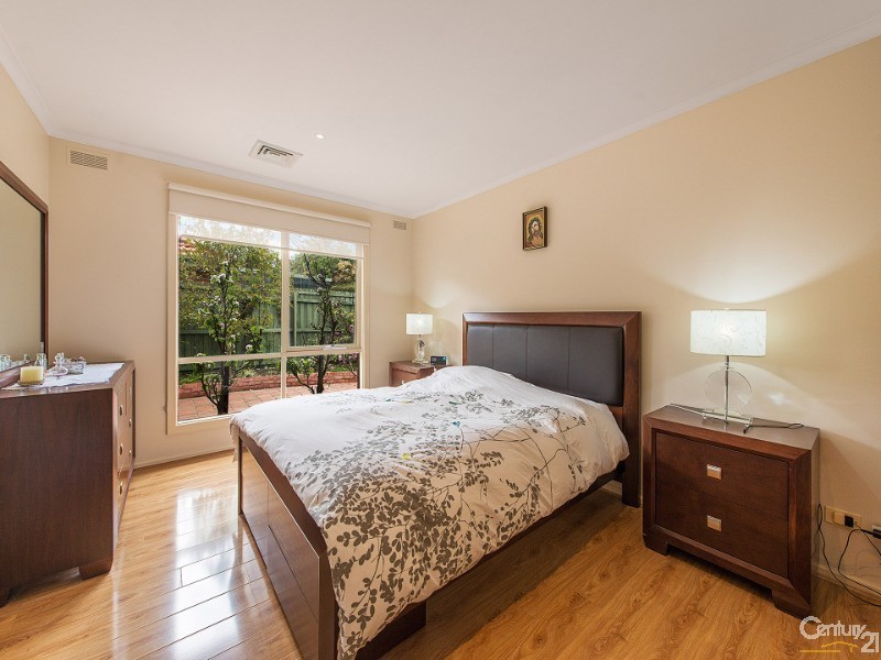 6 Rips Court, Dingley Village VIC 3172