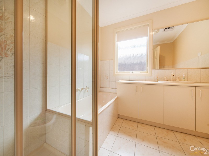 6 Rips Court, Dingley Village VIC 3172
