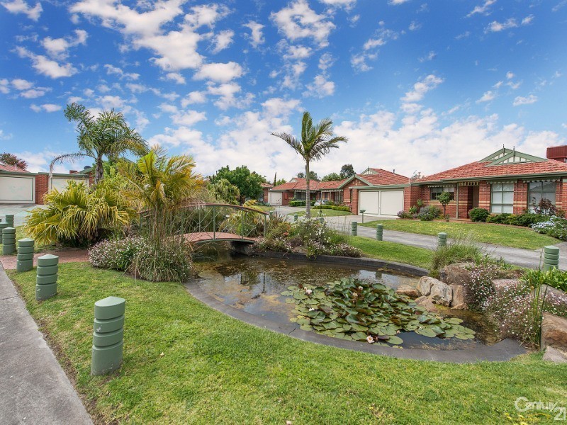 6 Rips Court, Dingley Village VIC 3172