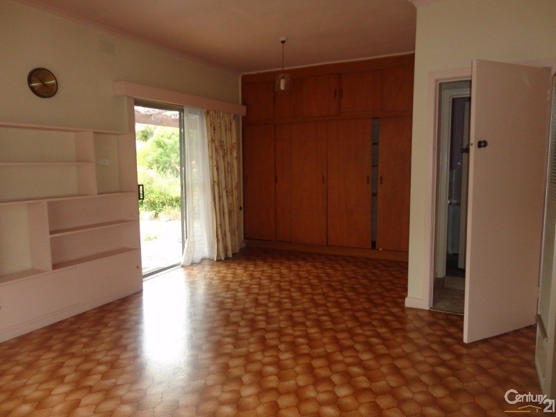 13 Colonel Street, Clayton VIC 3168