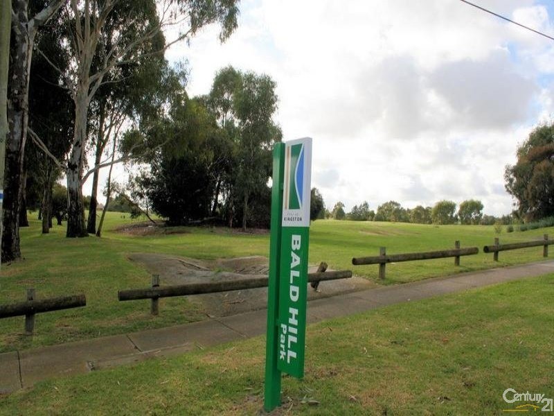 2/18 Crawford Road, Clarinda VIC 3169