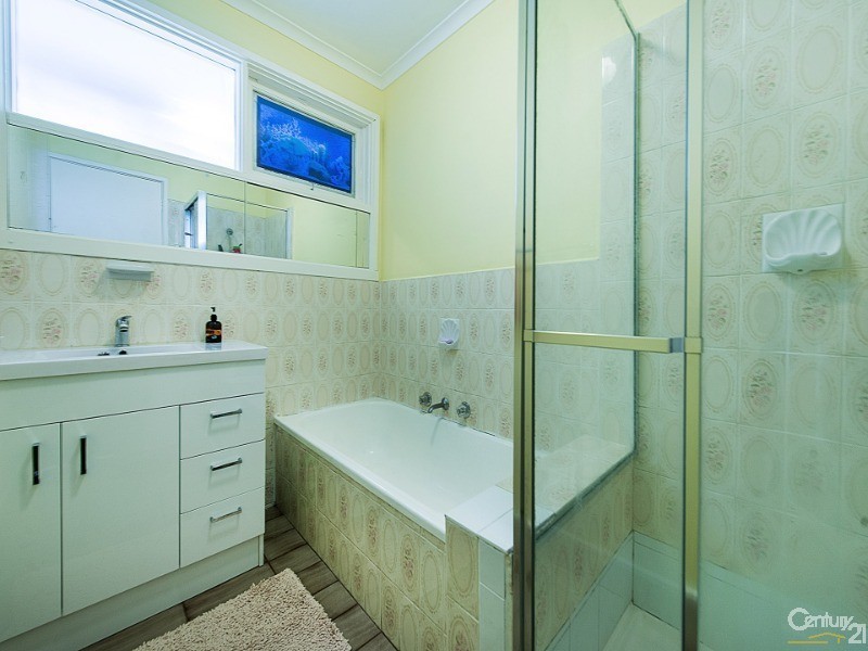 61 Bushland Avenue, Clarinda VIC 3169