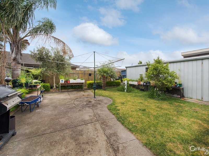 61 Bushland Avenue, Clarinda VIC 3169