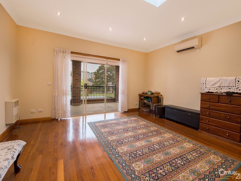 9 Donald Street, Clayton VIC 3168