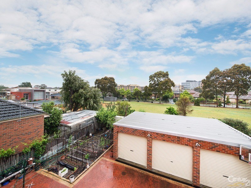 9 Donald Street, Clayton VIC 3168