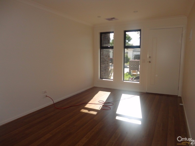 1/122 Kanooka Grove, Clayton VIC 3168