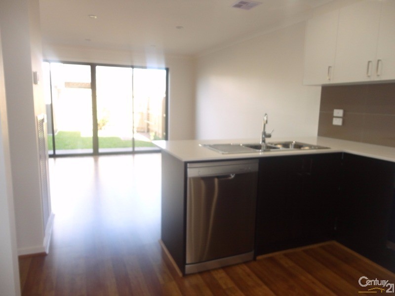 1/122 Kanooka Grove, Clayton VIC 3168