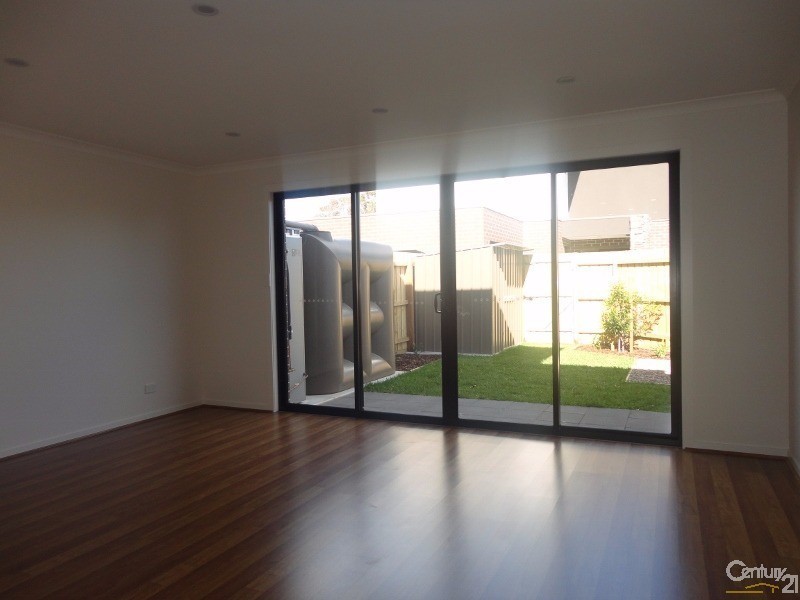 1/122 Kanooka Grove, Clayton VIC 3168