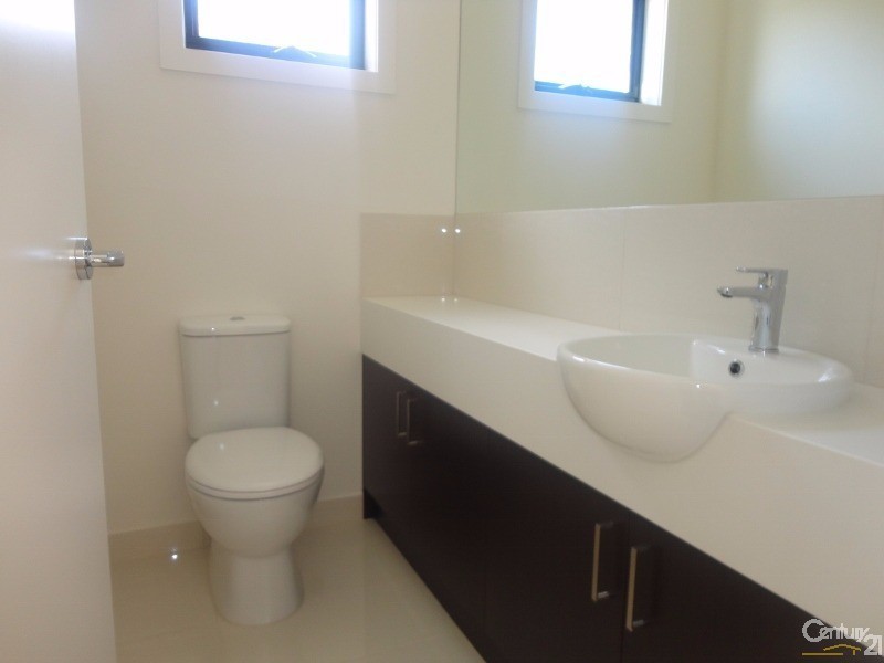 1/122 Kanooka Grove, Clayton VIC 3168