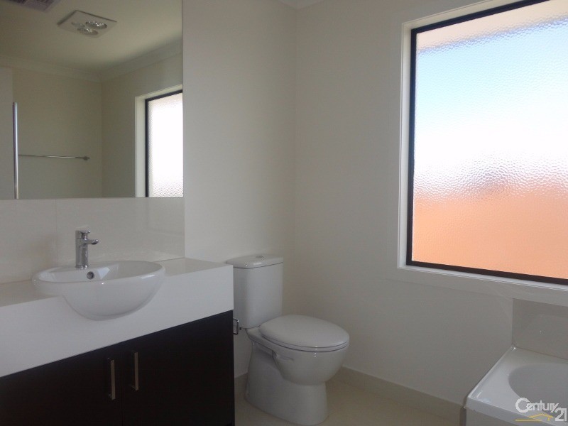 1/122 Kanooka Grove, Clayton VIC 3168