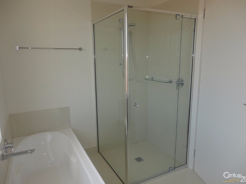 1/122 Kanooka Grove, Clayton VIC 3168