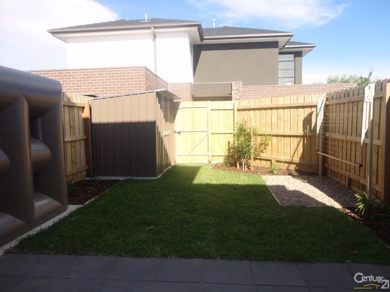 1/122 Kanooka Grove, Clayton VIC 3168