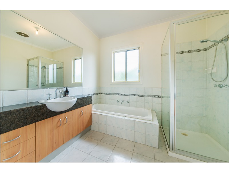 2/15-17 Springs Road, Clayton South VIC 3169