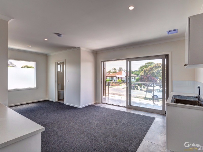 9/55 Koonawarra Street, Clayton VIC 3168