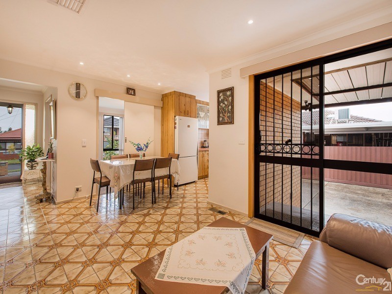 17 Lanark Street, Clayton South VIC 3169