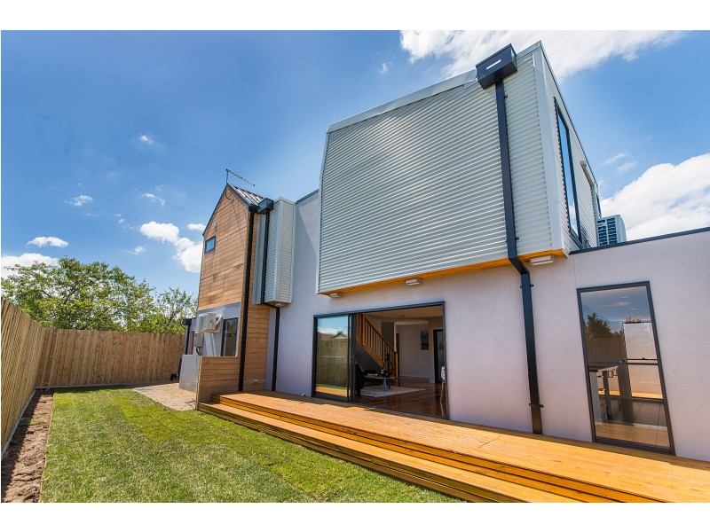 2/5 Madeleine Road, Clayton VIC 3168