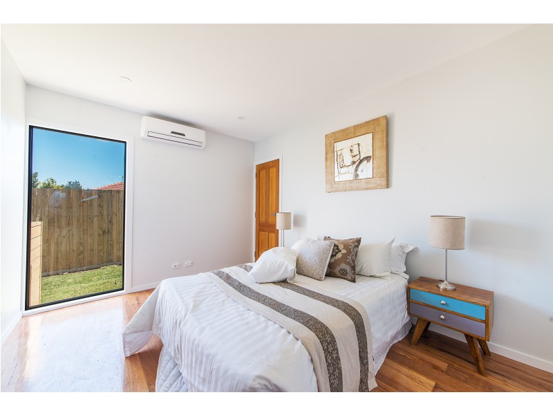 2/5 Madeleine Road, Clayton VIC 3168