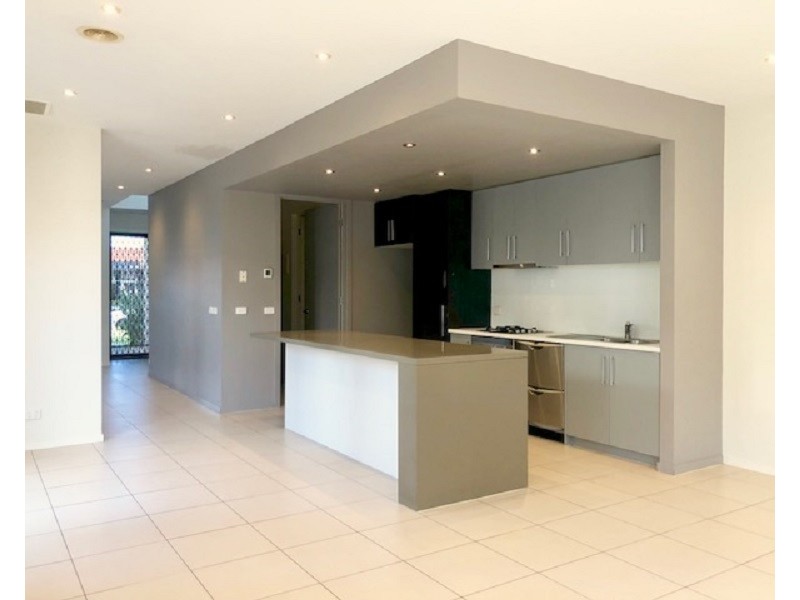 121 Rosebank Avenue, Clayton South VIC 3169