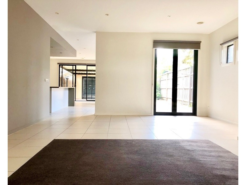 121 Rosebank Avenue, Clayton South VIC 3169