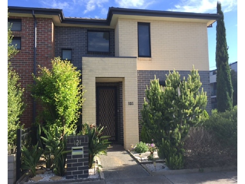 121 Rosebank Avenue, Clayton South VIC 3169
