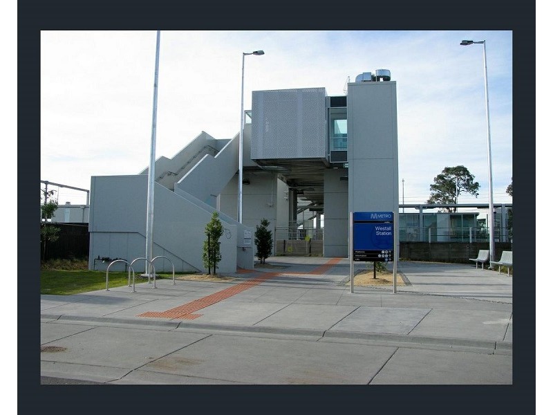 121 Rosebank Avenue, Clayton South VIC 3169