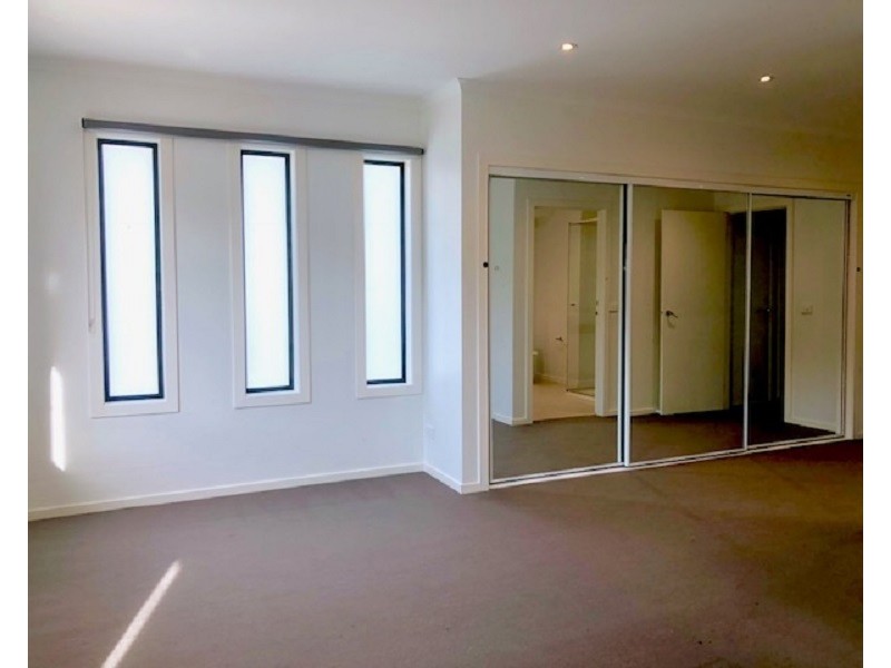 121 Rosebank Avenue, Clayton South VIC 3169