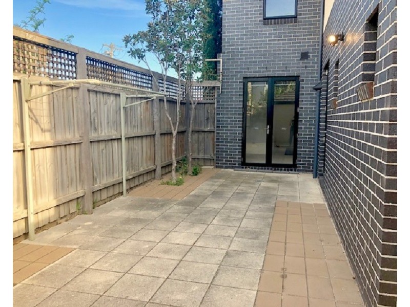 121 Rosebank Avenue, Clayton South VIC 3169