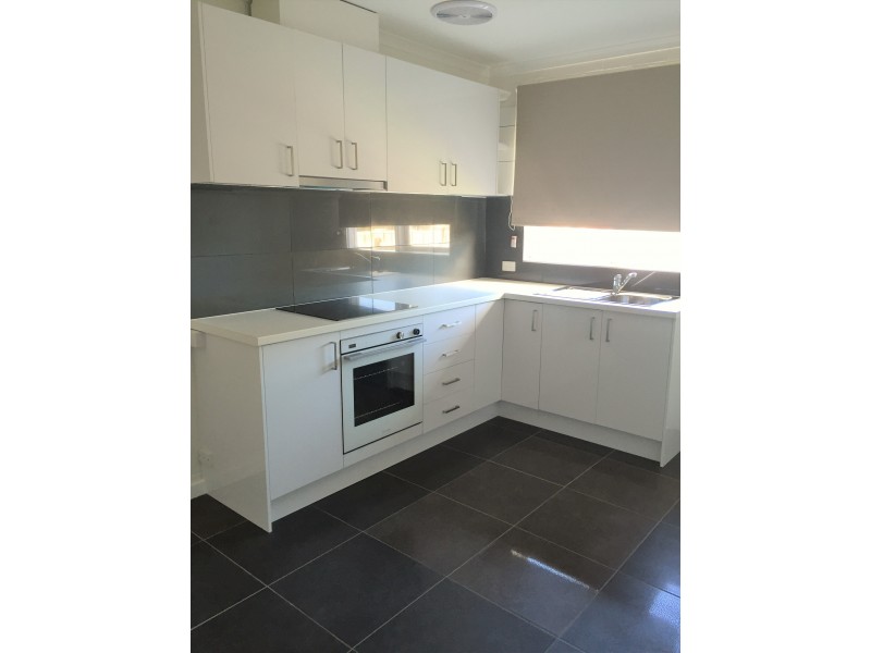 4/17 Oakes Avenue, Clayton South VIC 3169