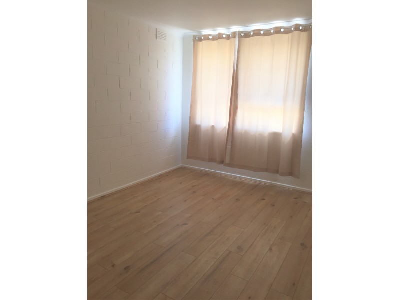 4/17 Oakes Avenue, Clayton South VIC 3169